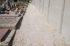 100